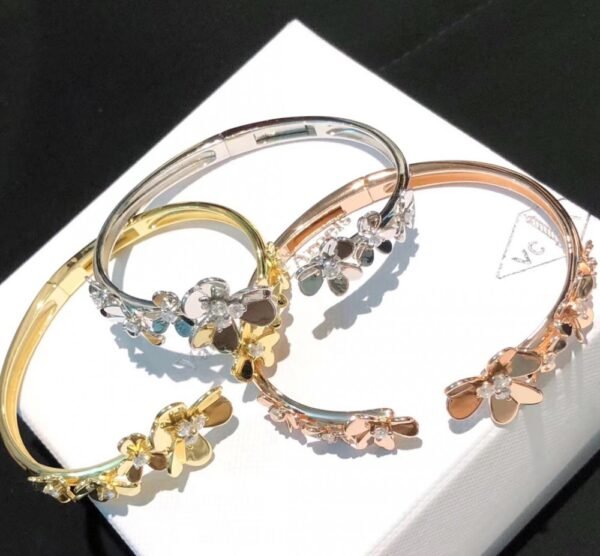 VCA Bracelet 002