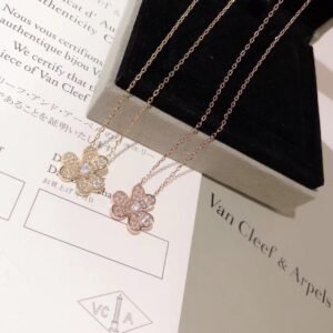 VCA Necklace 026