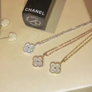 VCA Necklace 030