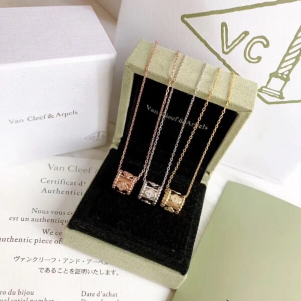 VCA Necklace 031