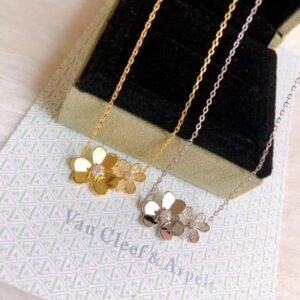 VCA Necklace 033