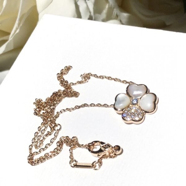 VCA Necklace 034