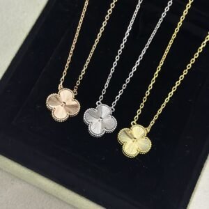 VCA Necklace 035
