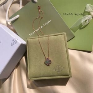 VCA Necklace 042