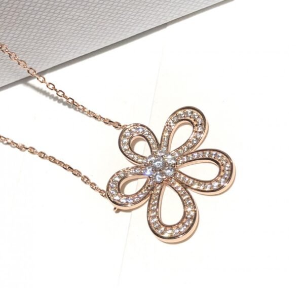 VCA Necklace 044