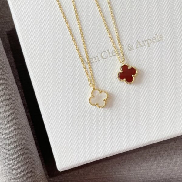 VCA Necklace 052