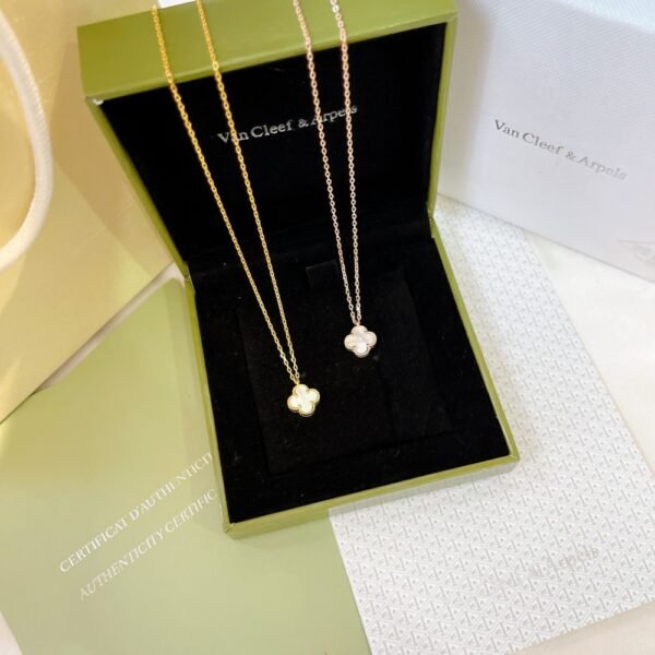 VCA Necklace 053