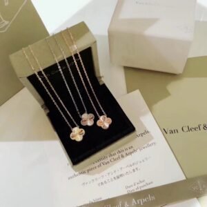 VCA Necklace 057