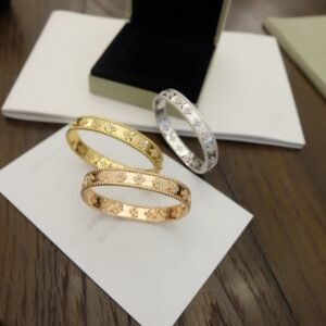 VCA Bracelet 018