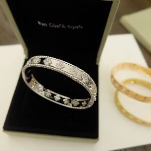 VCA Bracelet 019