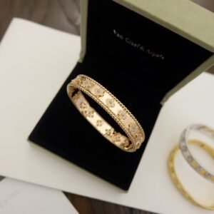 VCA Bracelet 020