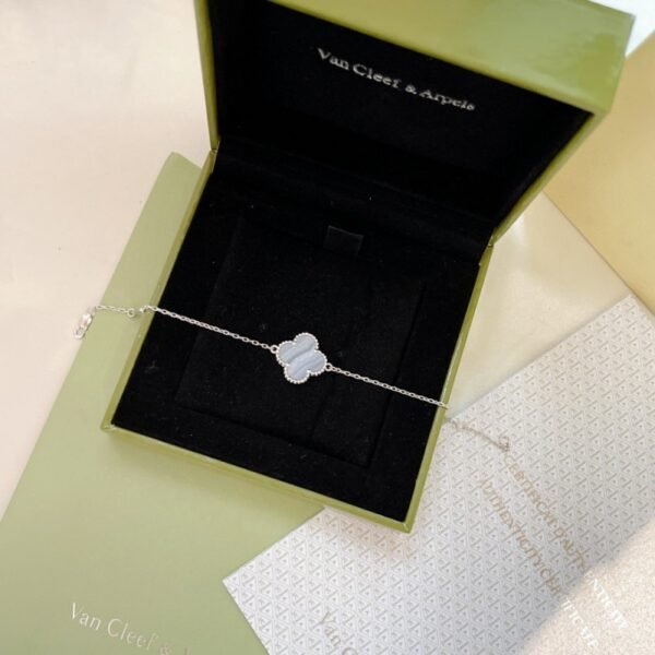 VCA Bracelet 023