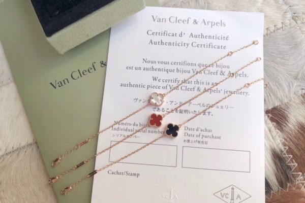 VCA Bracelet 027