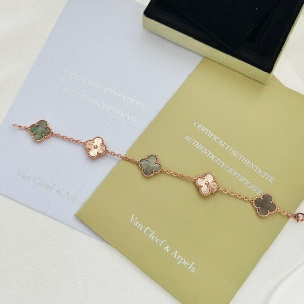 VCA Bracelet 028