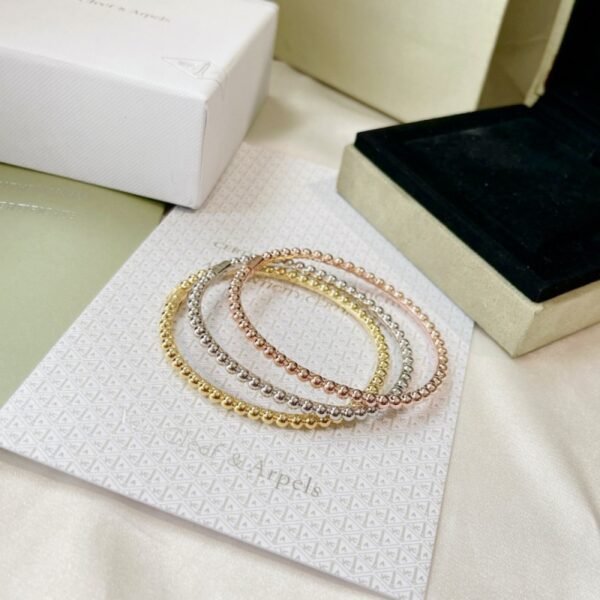 VCA Bracelet 040