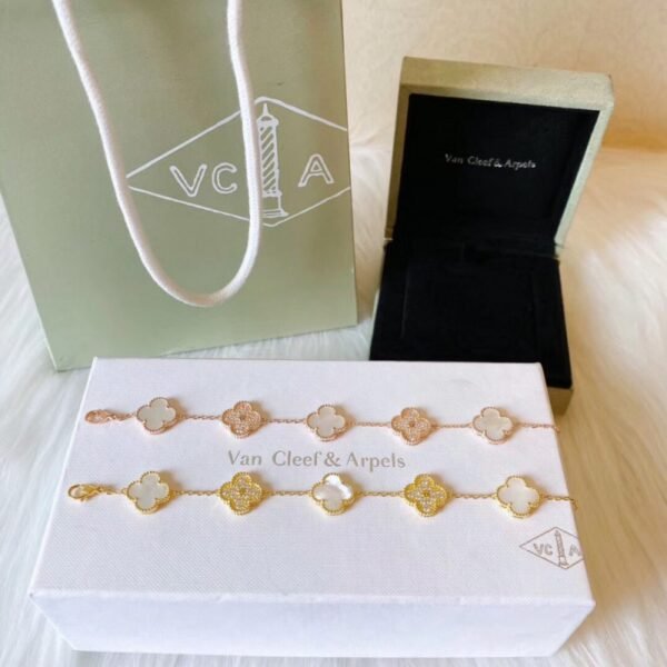 VCA Bracelet 043