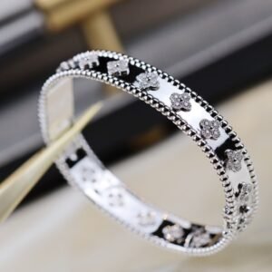 VCA Bracelet 006
