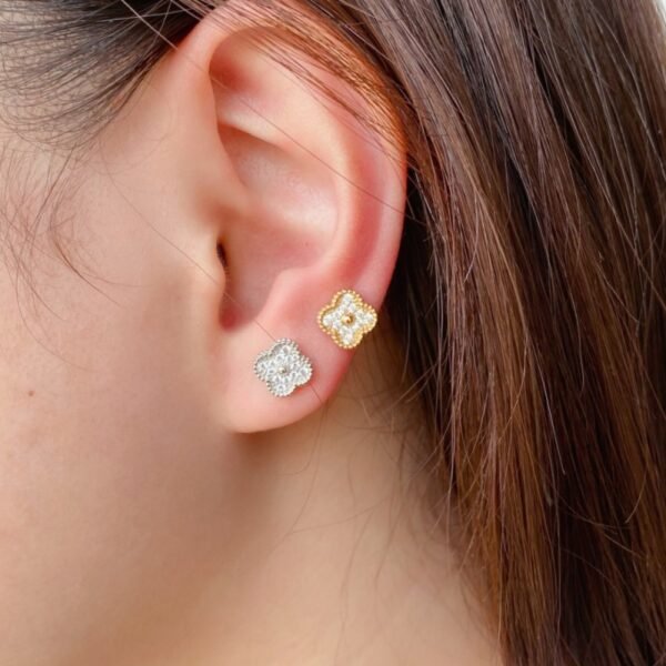 VCA Earring 013
