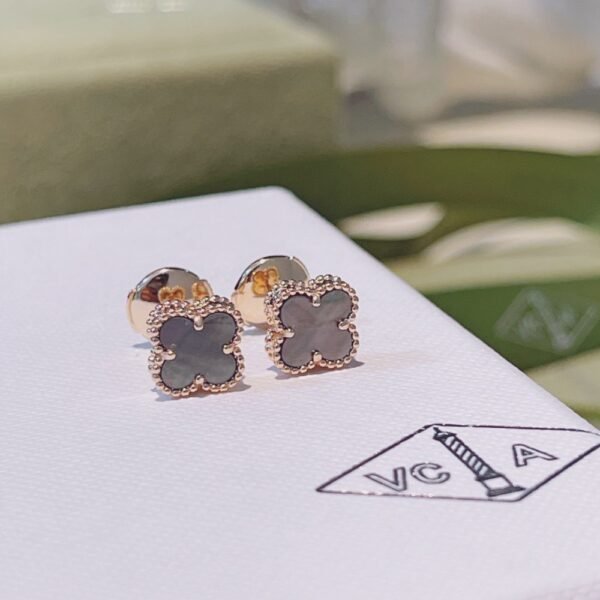 VCA Earring 016
