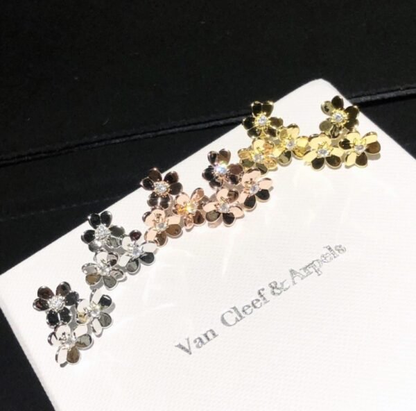 VCA Earring 020