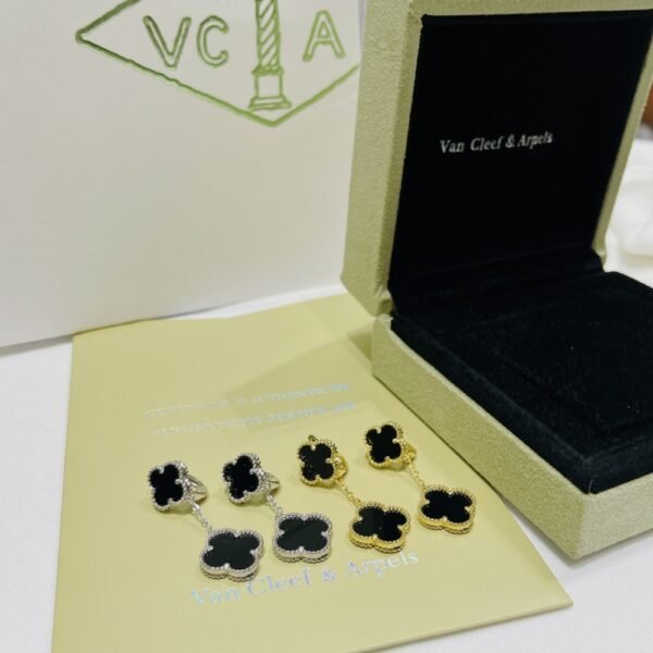 VCA Earring 021