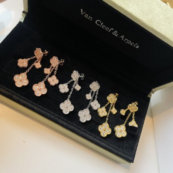 VCA Earring 029