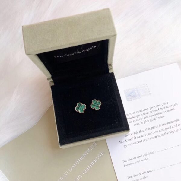 VCA Earring 031
