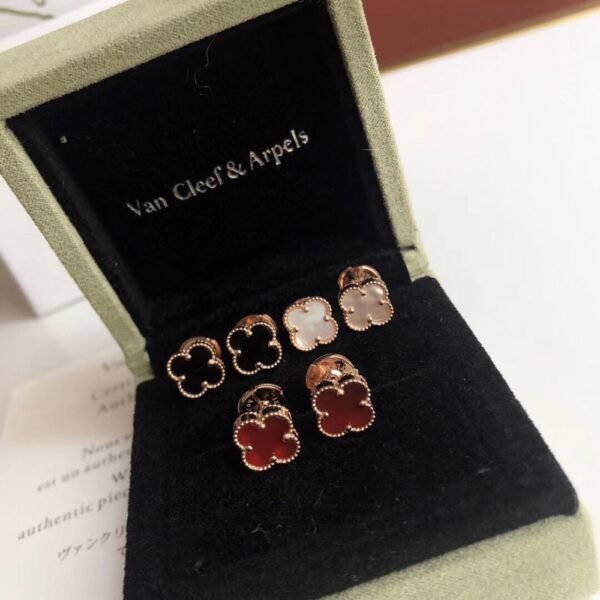 VCA Earring 032