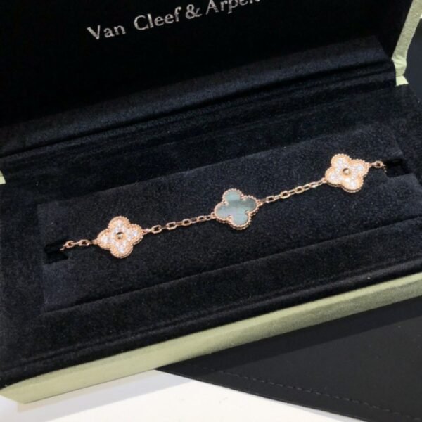 VCA Bracelet 011