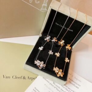 VCA Necklace 006