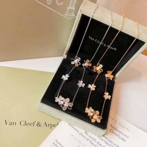 VCA Necklace 010