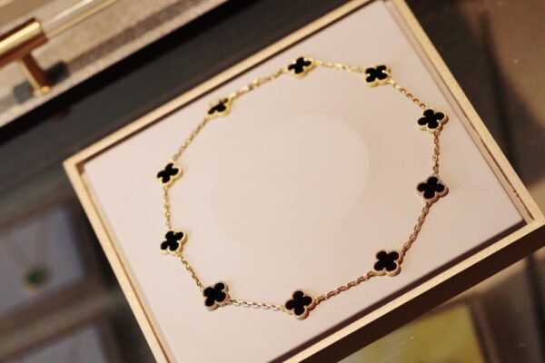 VCA Necklace 015