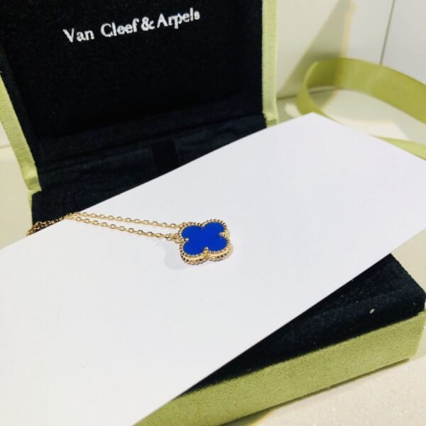 VCA Necklace 024