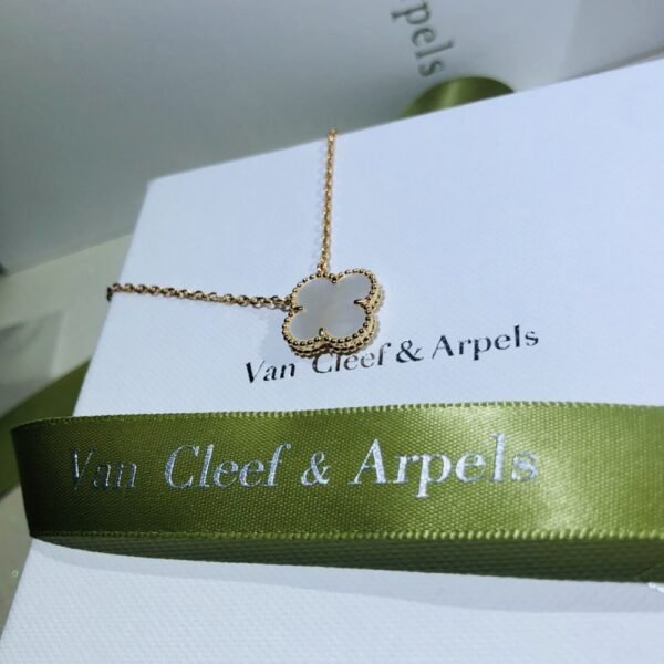 VCA Necklace 025