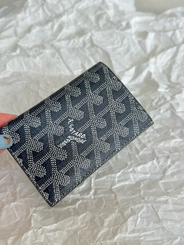 Goyard passport holder - Image 5