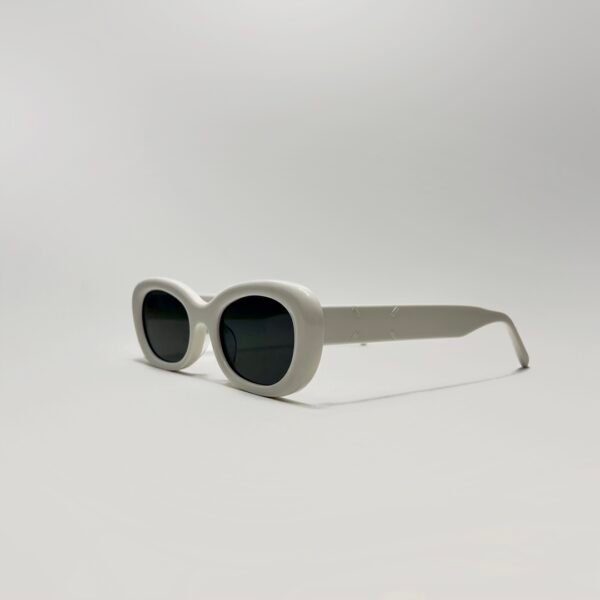 GM 083 - Image 2