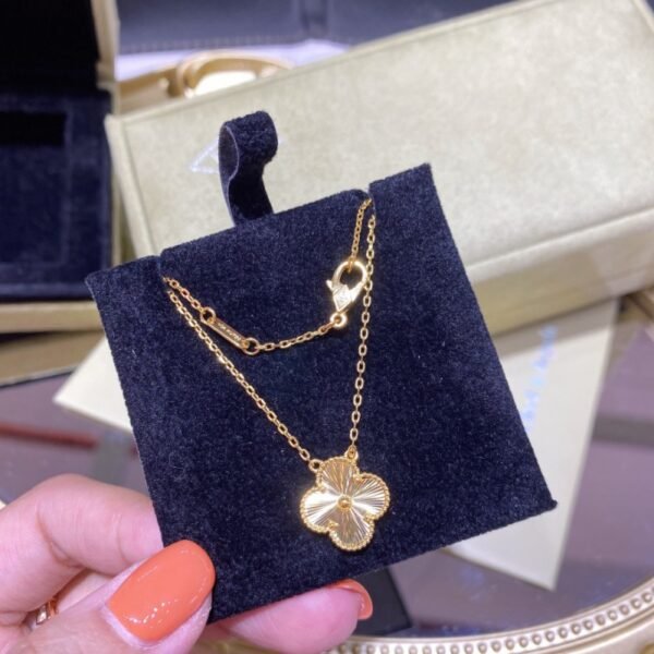 VCA Necklace 040 - Image 2