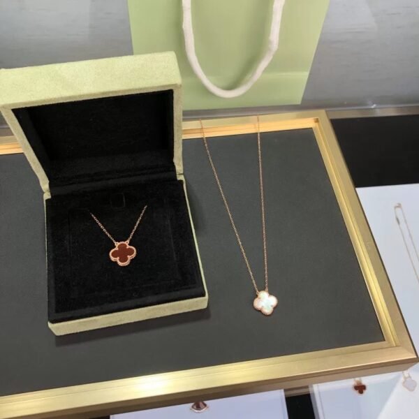 VCA Necklace 043 - Image 2