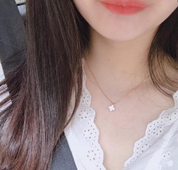 VCA Necklace 053 - Image 2