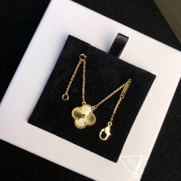 VCA Necklace 057 - Image 2