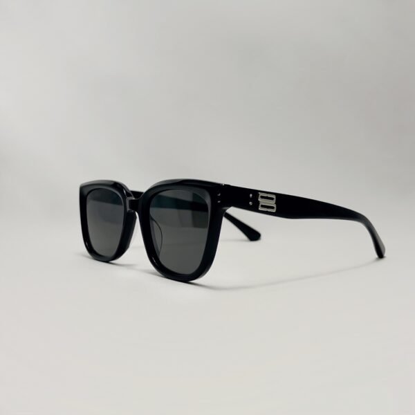 GM 018 - Image 2