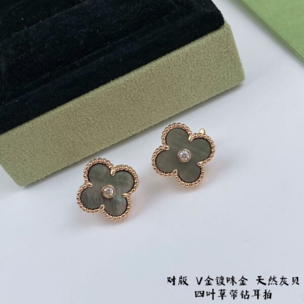 VCA Earring 015 - Image 2