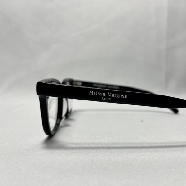 GM 049 - Image 2
