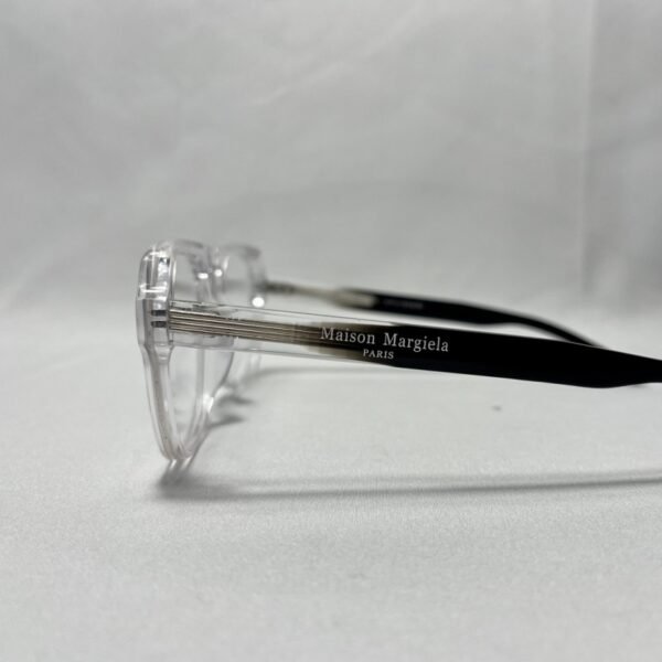 GM 052 - Image 2