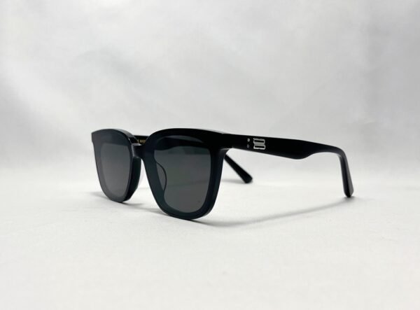GM 057 - Image 2