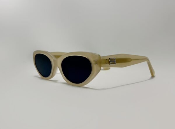 GM 065 - Image 2