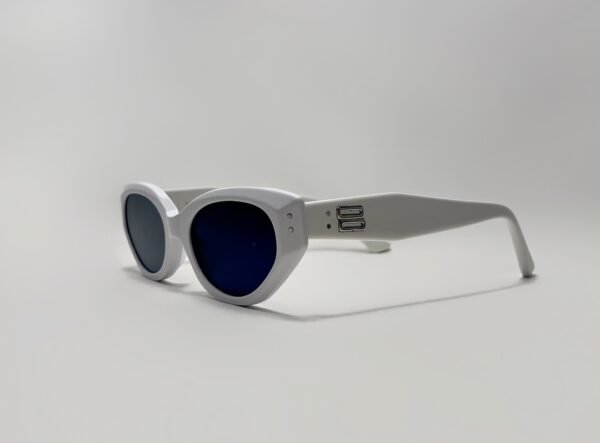 GM 066 - Image 2