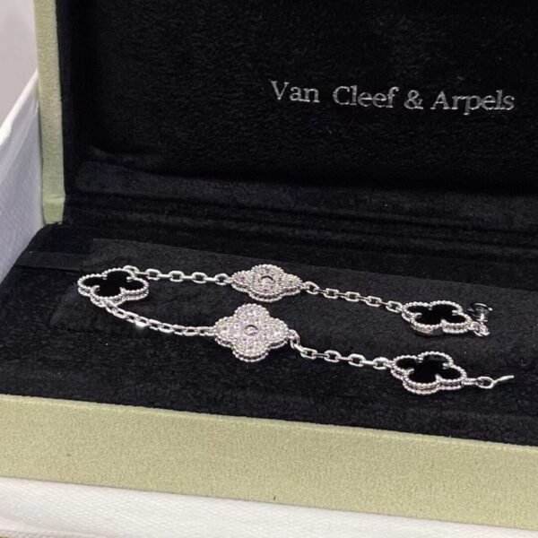 VCA bracelt