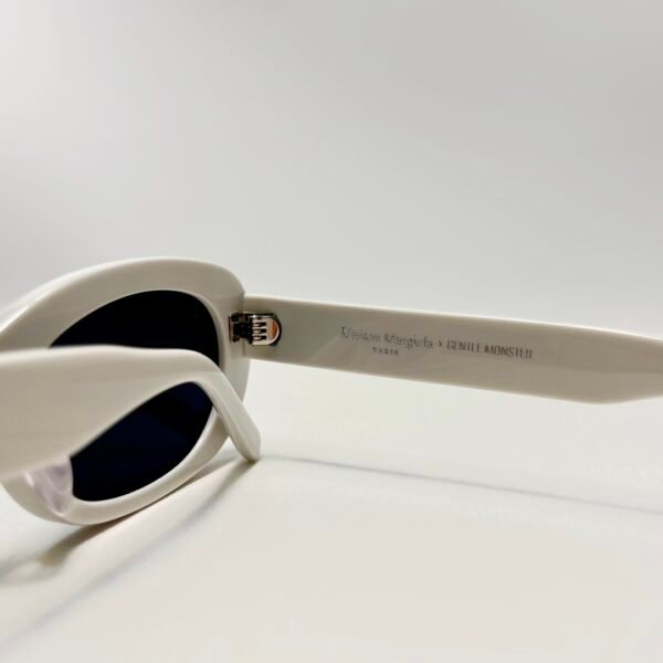 GM 083 - Image 3