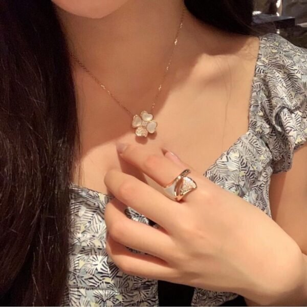VCA Necklace 034 - Image 3